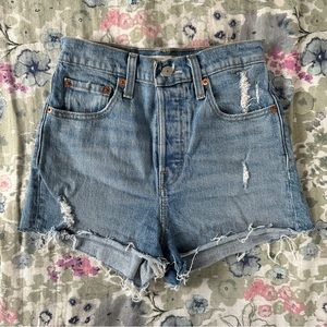 Levi’s ribcage shorts medium wash with rips